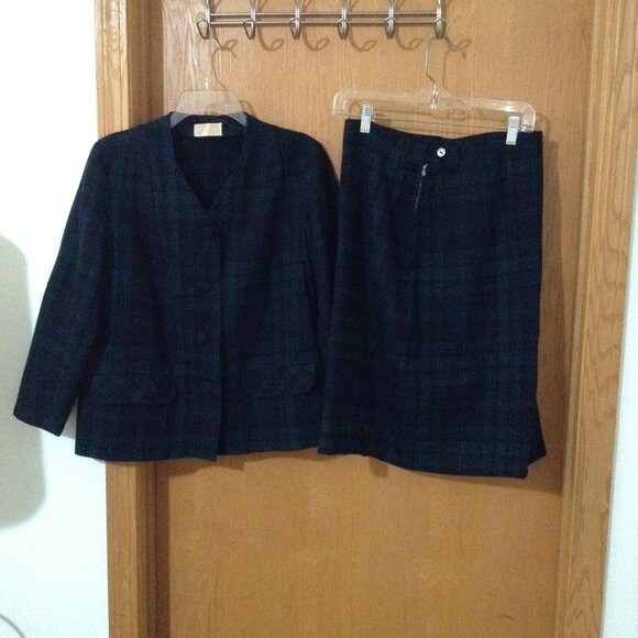 Vintage Dresses & Skirts - Vintage 1960s Green and Black Plaid Pendleton Skirt Suit